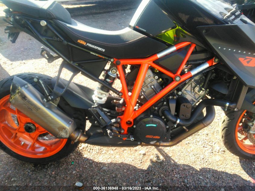 2015 KTM 1290 SUPER DUKE R VBKV39401FM920800