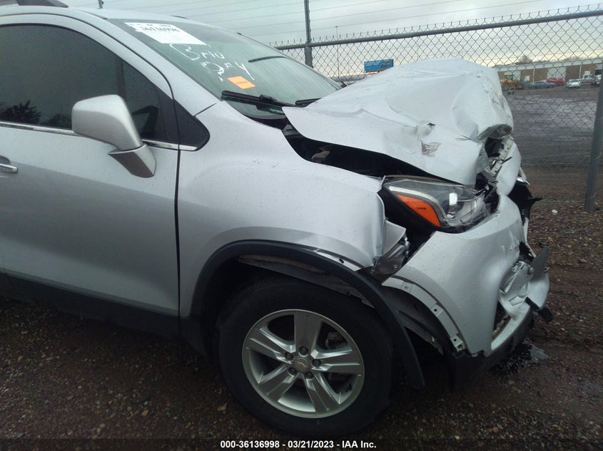 VIN 3GNCJLSB9JL262878 2018 CHEVROLET TRAX LT