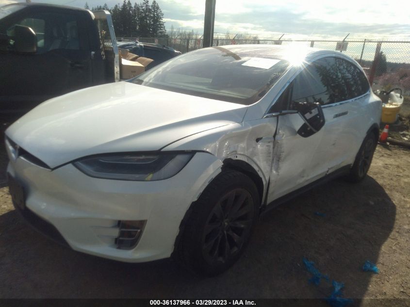 2018 TESLA MODEL X 75D/100D/P100D - 5YJXCBE20JF136790