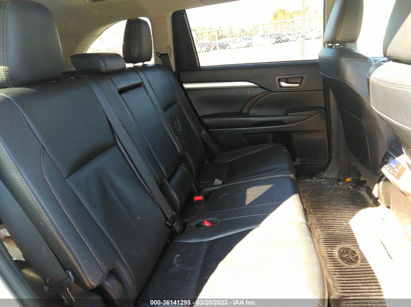 2019 TOYOTA HIGHLANDER SE/XLE VIN: 5TDJZRFH6KS574338