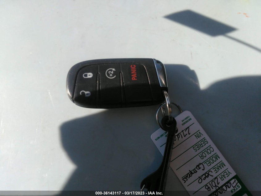 VIN 3C4NJDBB1JT104073 2018 JEEP COMPASS LATITUDE