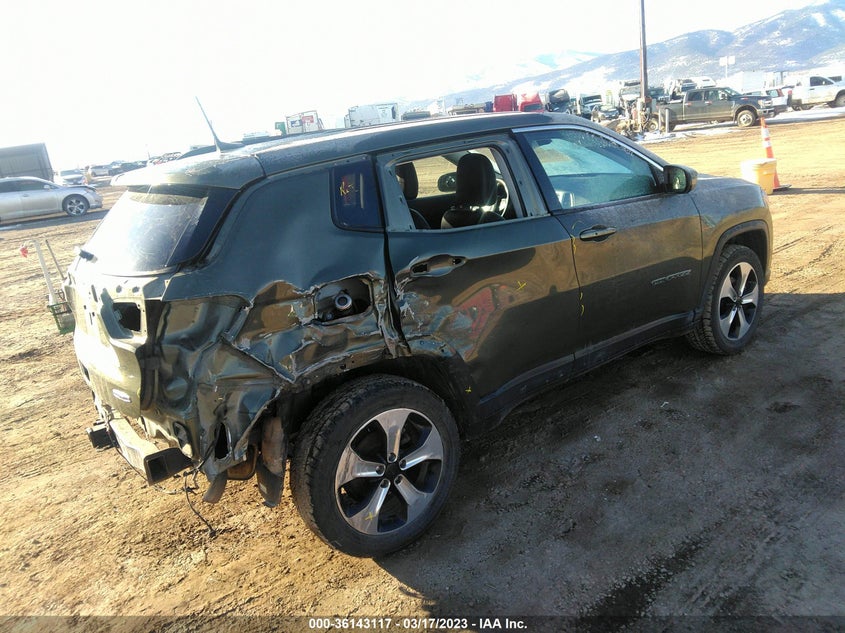 VIN 3C4NJDBB1JT104073 2018 JEEP COMPASS LATITUDE