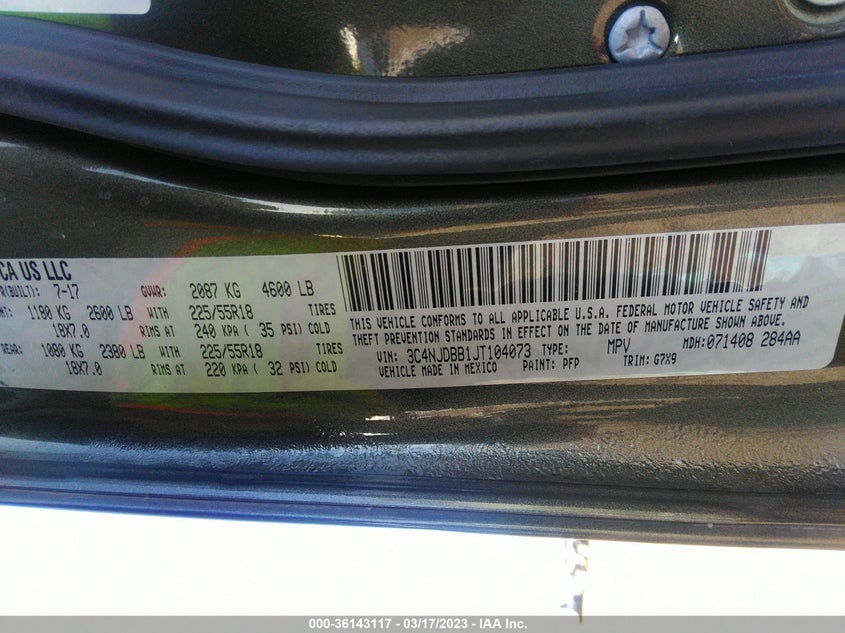 VIN 3C4NJDBB1JT104073 2018 JEEP COMPASS LATITUDE