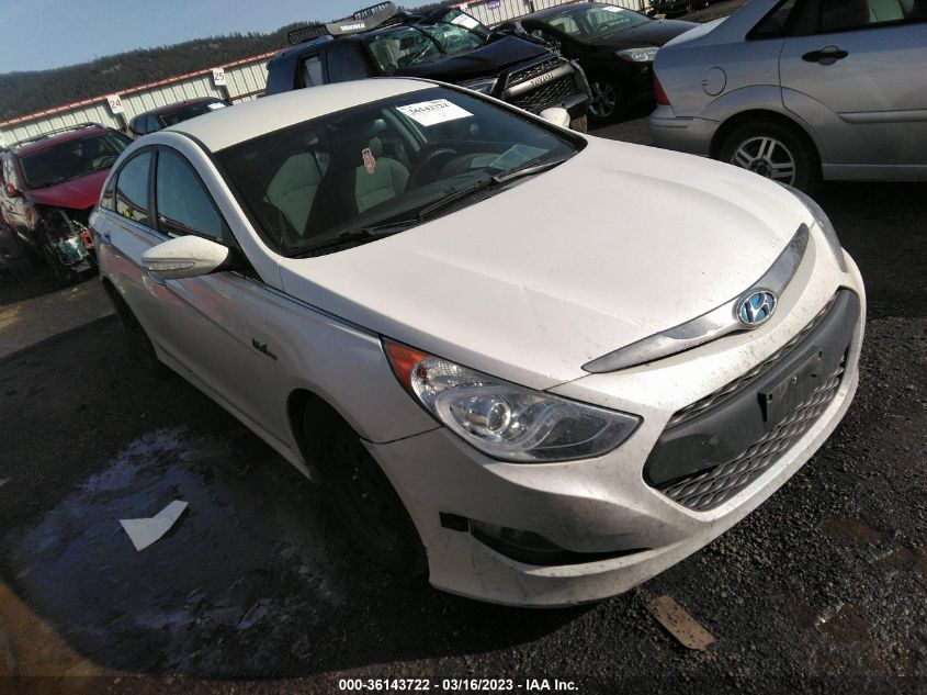 2013 HYUNDAI SONATA HYBRID - KMHEC4A45DA084219