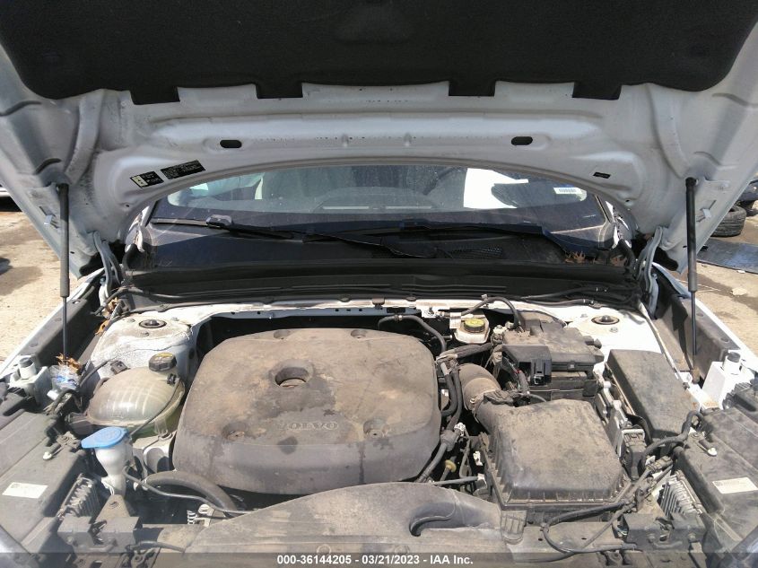2020 VOLVO XC40 MOMENTUM YV4AC2HK5L2274555