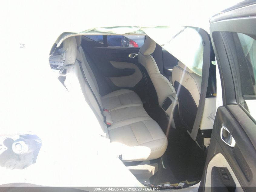 2020 VOLVO XC40 MOMENTUM YV4AC2HK5L2274555