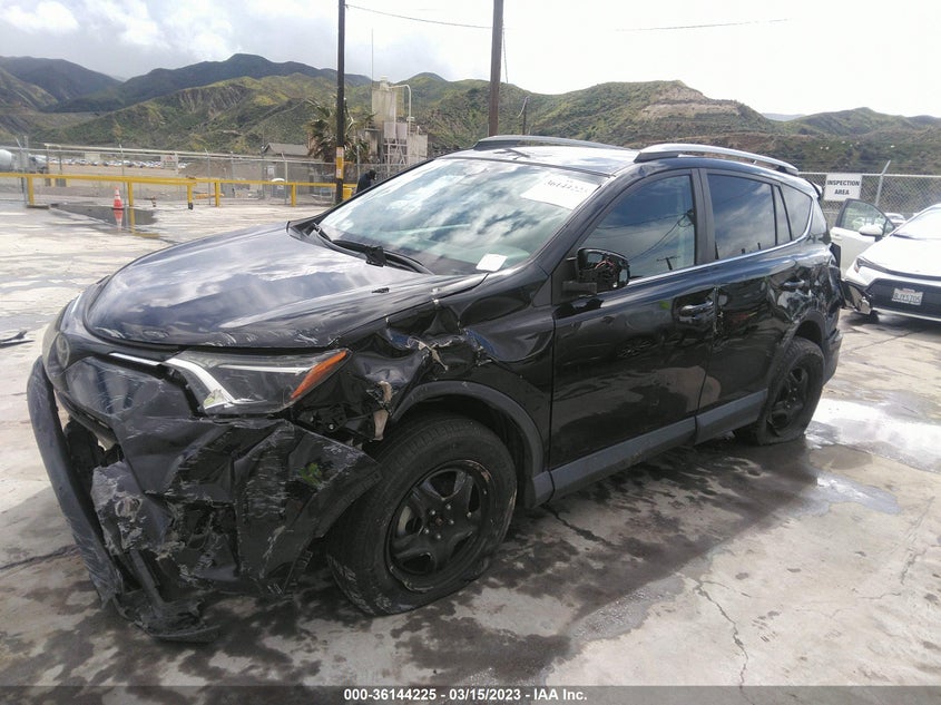 VIN 2T3ZFREV3JW511326 2018 TOYOTA RAV4 LE