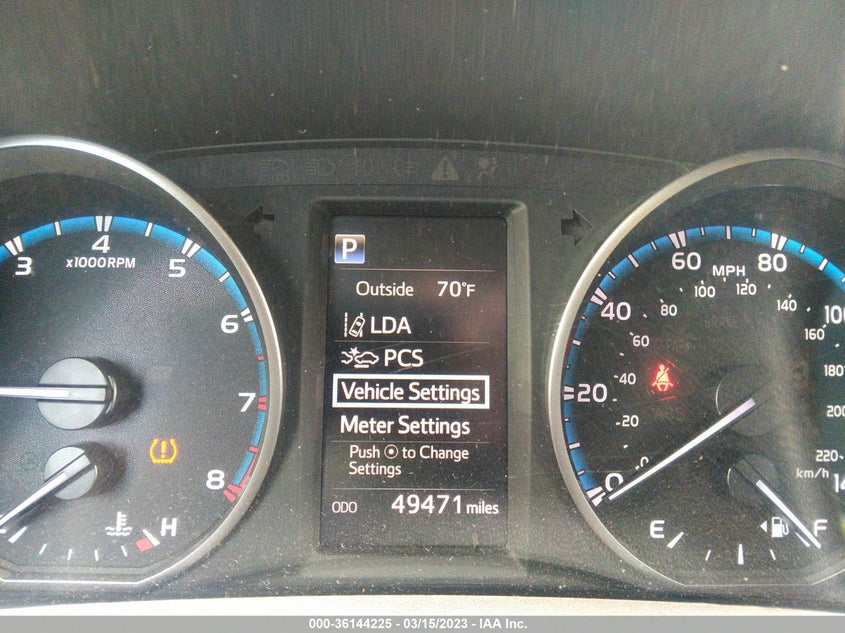 VIN 2T3ZFREV3JW511326 2018 TOYOTA RAV4 LE