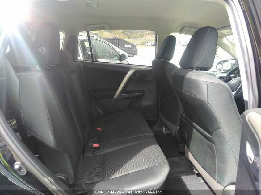 VIN 2T3ZFREV3JW511326 2018 TOYOTA RAV4 LE