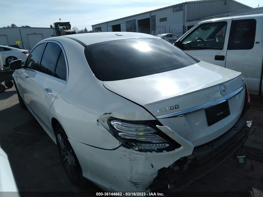 VIN WDDZF4KB9KA615998 2019 MERCEDES-BENZ E-CLASS E 300