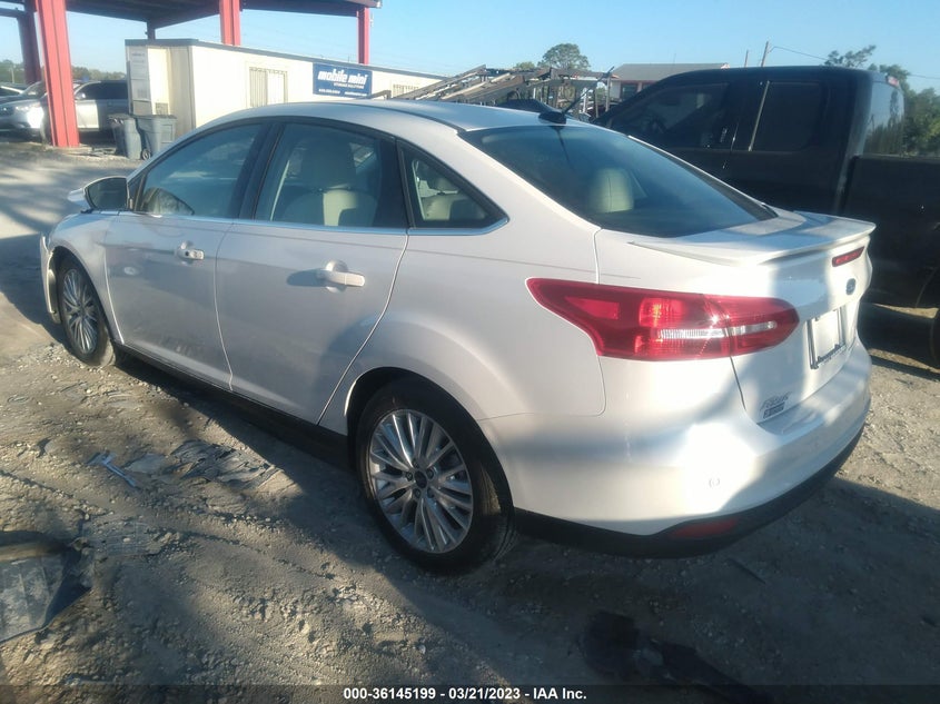 VIN 1FADP3J29JL214909 2018 FORD FOCUS TITANIUM