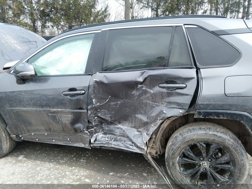 VIN 4T3T6RFV5NU102013 2022 TOYOTA RAV4 HYBRID SE