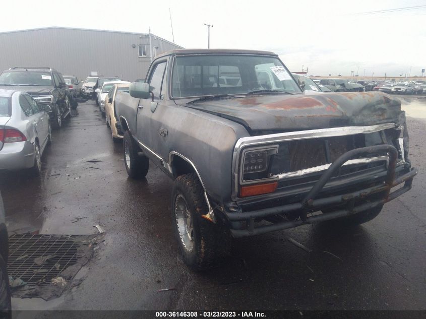 1B7HM16ZXKS014112 DODGE W-SERIES Photo 1