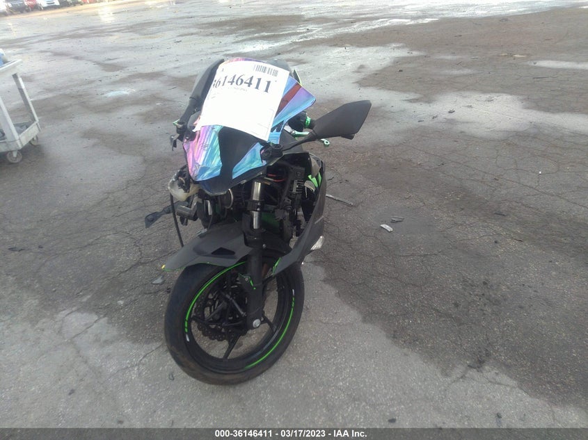 VIN JKAEXKG16JDA06176 2018 KAWASAKI EX400