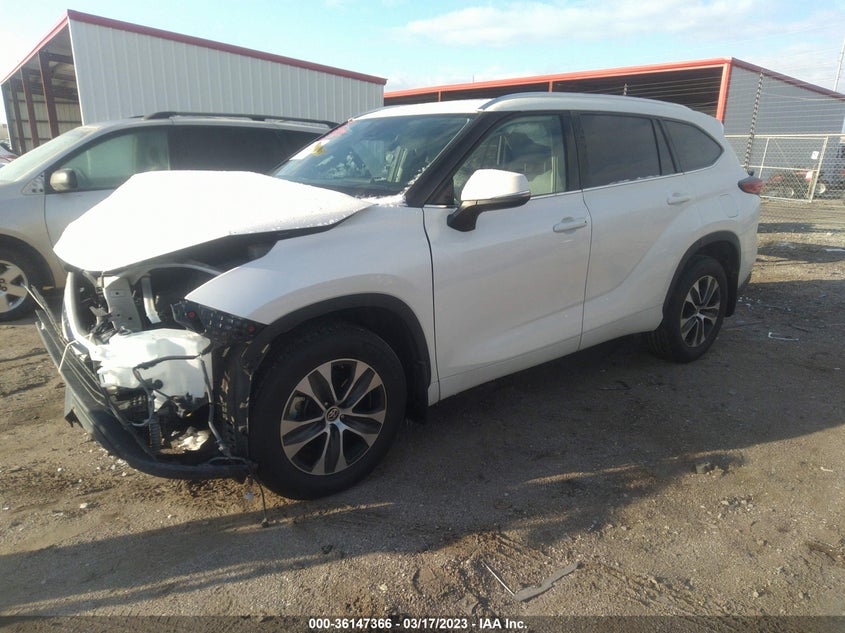 VIN 5TDHZRBH5MS532878 2021 TOYOTA HIGHLANDER XLE