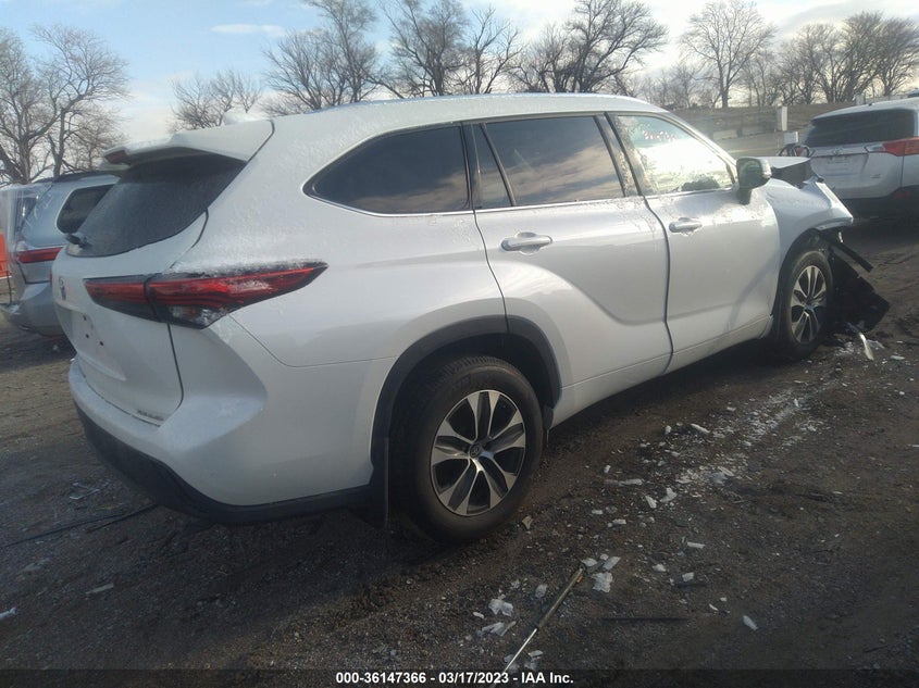 VIN 5TDHZRBH5MS532878 2021 TOYOTA HIGHLANDER XLE