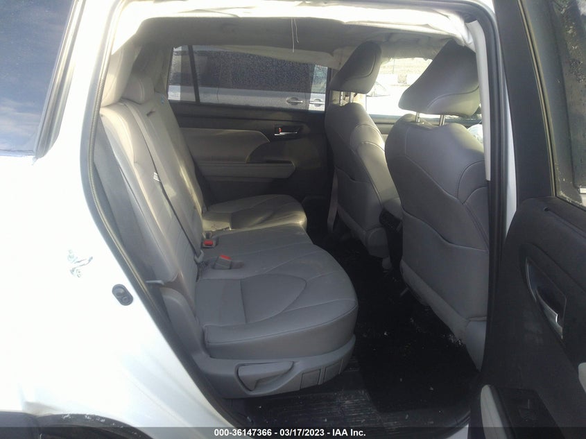 VIN 5TDHZRBH5MS532878 2021 TOYOTA HIGHLANDER XLE