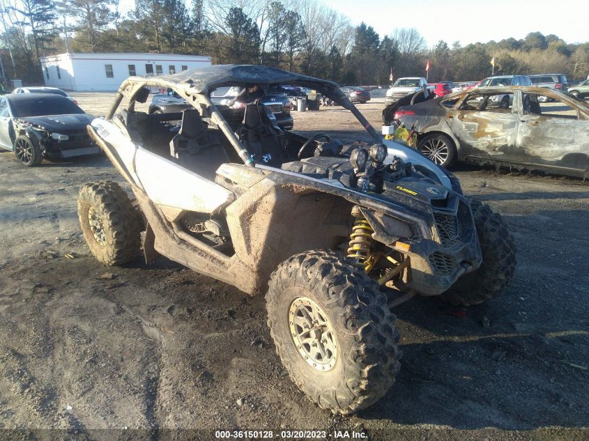 2018 CAN-AM MAVERICK X3 TURBO - 3JBVGAY42JK000514