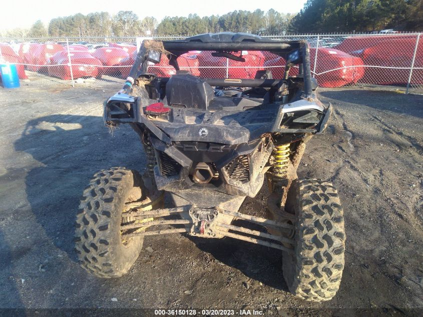 2018 CAN-AM MAVERICK X3 TURBO - 3JBVGAY42JK000514