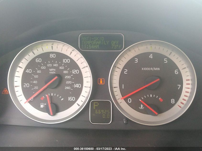 2013 VOLVO C70 T5 YV1672MC1DJ139599