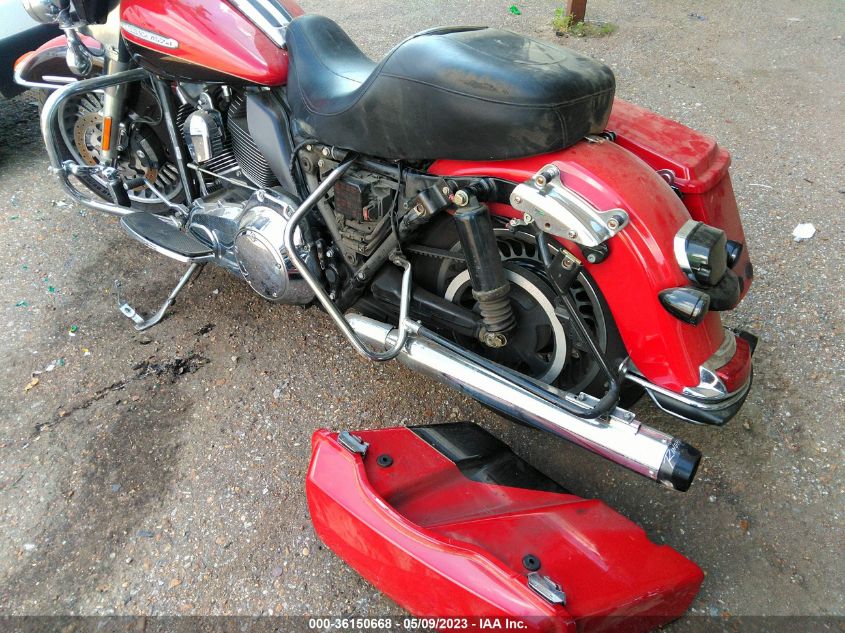 2011 HARLEY-DAVIDSON FLHTK - 1HD1KEM13BB618448