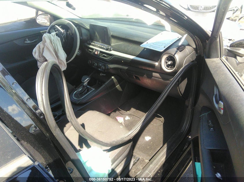 VIN 3KPF24AD2LE205182 2020 KIA FORTE LXS