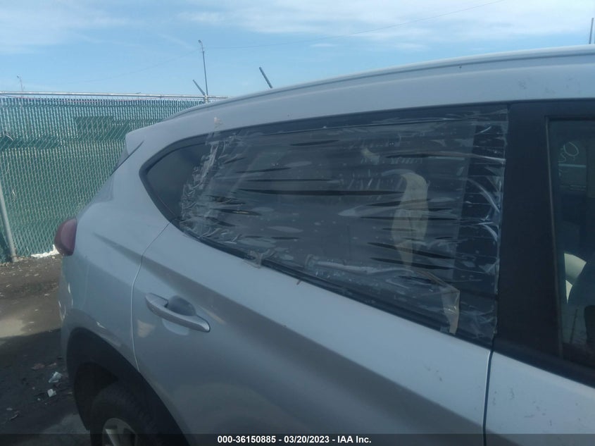 VIN KM8J3CA41HU557191 2017 HYUNDAI TUCSON SE