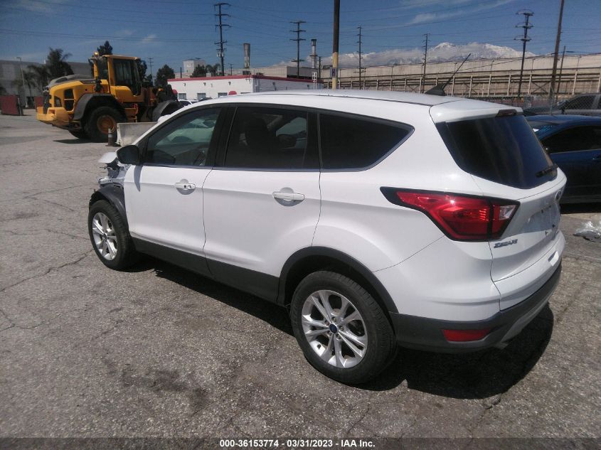 2019 FORD ESCAPE SE - 1FMCU0GD3KUC27619