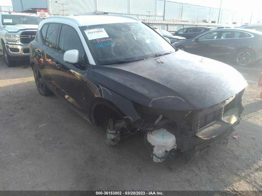YV4162XZ2K2008334 VOLVO XC40 MOMENTUM/R-DESIGN 2019