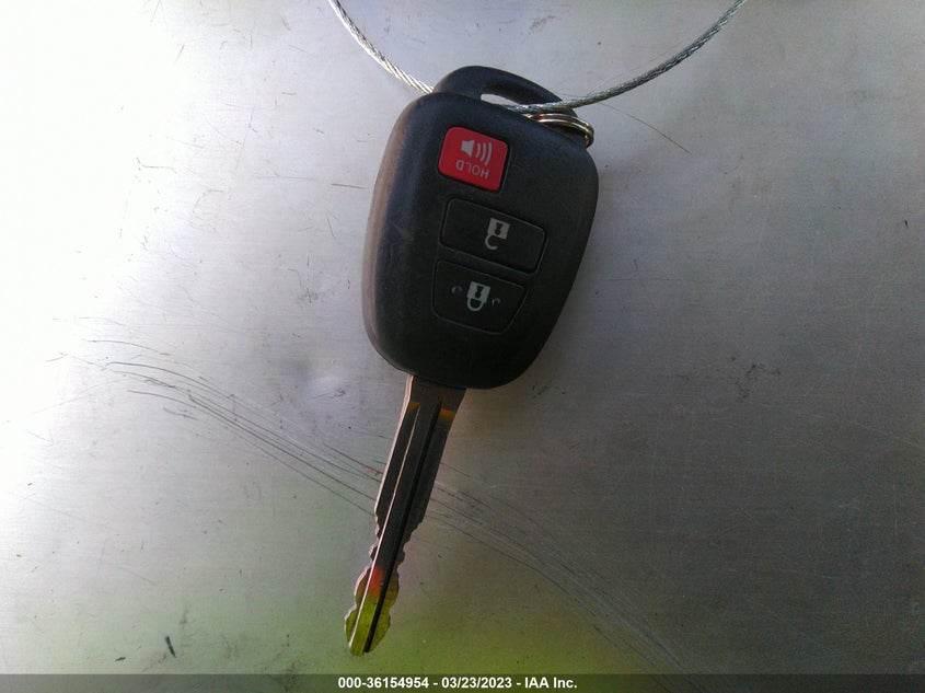 VIN JTMZFREV3HJ121108 2017 TOYOTA RAV4 LE