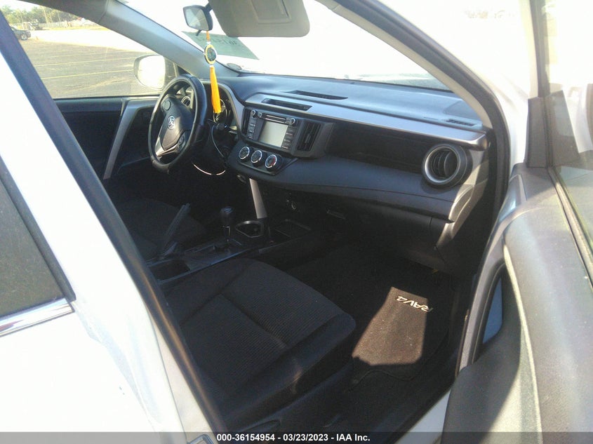 VIN JTMZFREV3HJ121108 2017 TOYOTA RAV4 LE