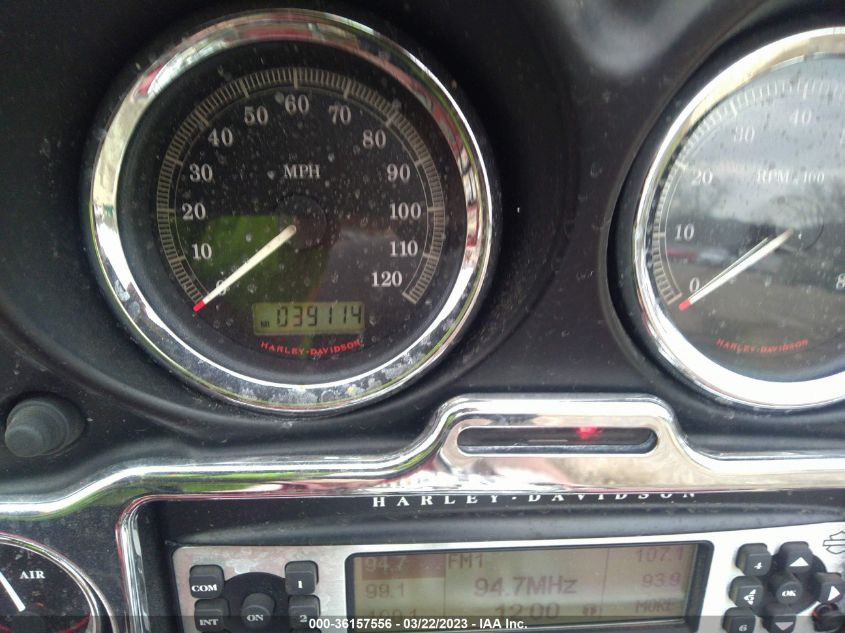 2010 HARLEY-DAVIDSON FLHTCU 1HD1FC416AB651659
