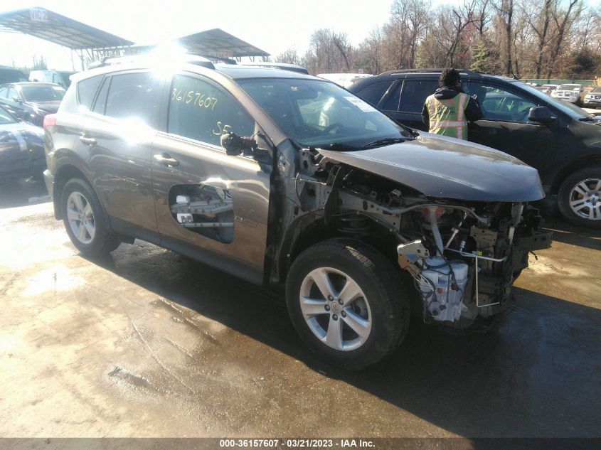 2014 TOYOTA RAV4 XLE - JTMRFREV5ED087716
