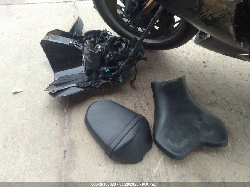 2011 SUZUKI GSX-R1000 JS1GT78A5B2102312