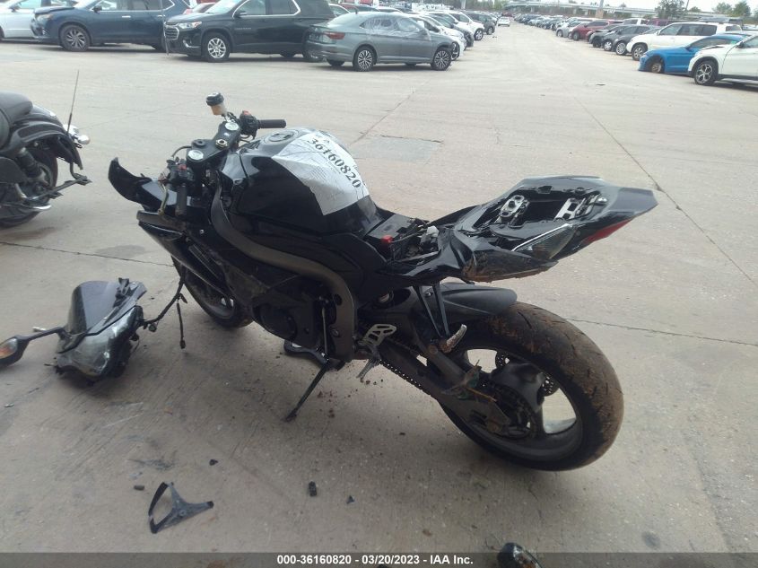 2011 SUZUKI GSX-R1000 JS1GT78A5B2102312