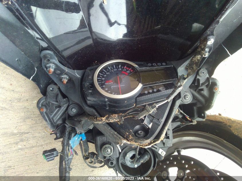 2011 SUZUKI GSX-R1000 JS1GT78A5B2102312