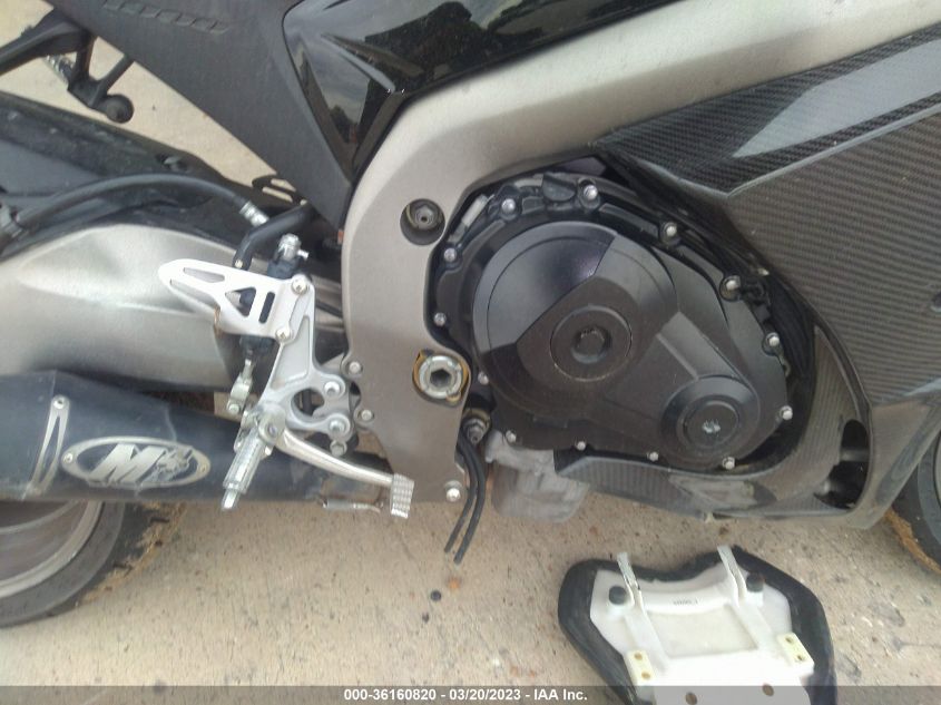 2011 SUZUKI GSX-R1000 JS1GT78A5B2102312