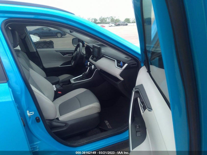 VIN 2T3C1RFV8MW137237 2021 TOYOTA RAV4 XLE PREMIUM
