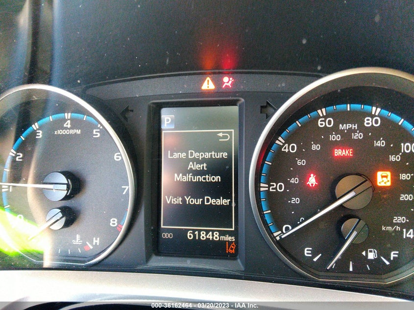 VIN JTMBFREV2JJ749295 2018 TOYOTA RAV4 LE