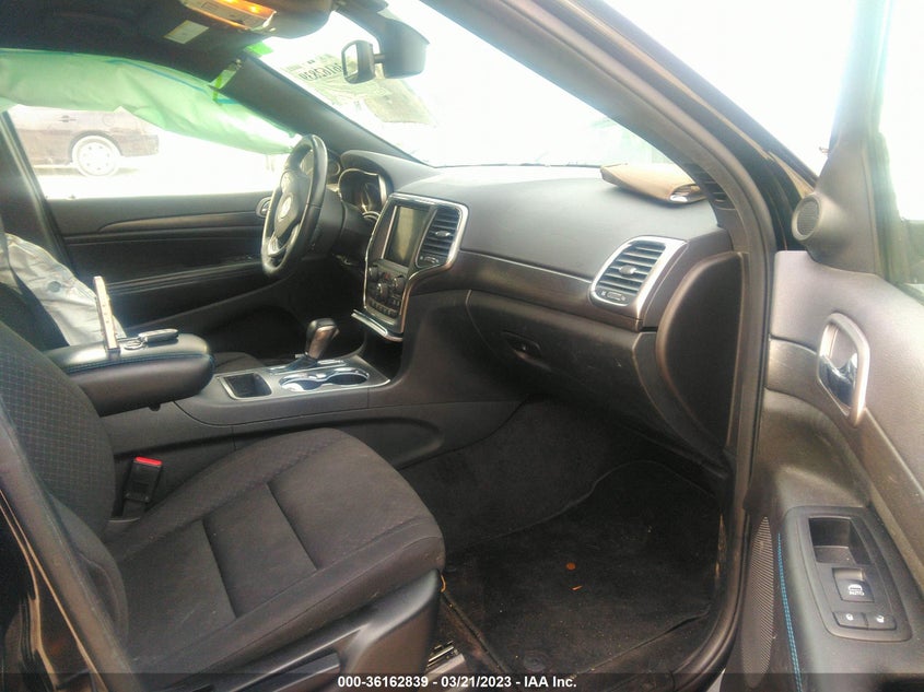 VIN 1C4RJFAGXJC369371 2018 JEEP GRAND CHEROKEE UPLAND