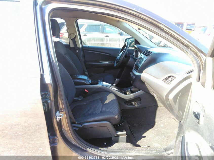 VIN 3C4PDCAB6JT507056 2018 DODGE JOURNEY SE