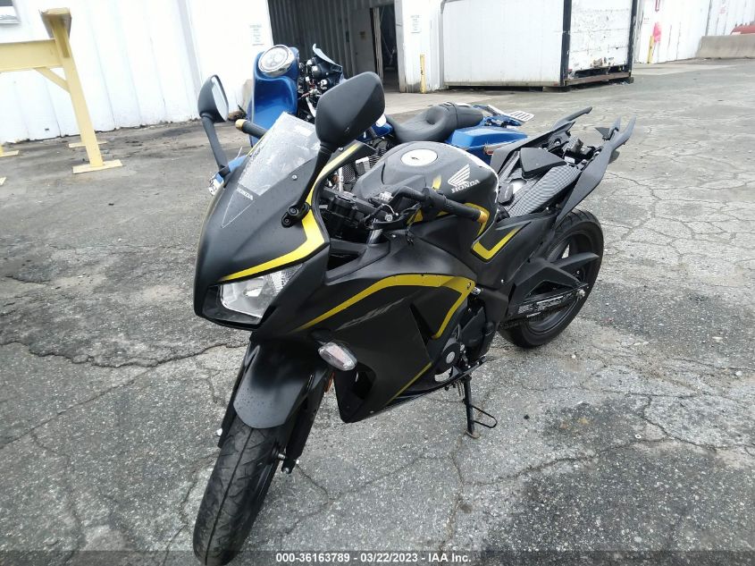 2015 HONDA CBR300 R MLHNC5106F5102663
