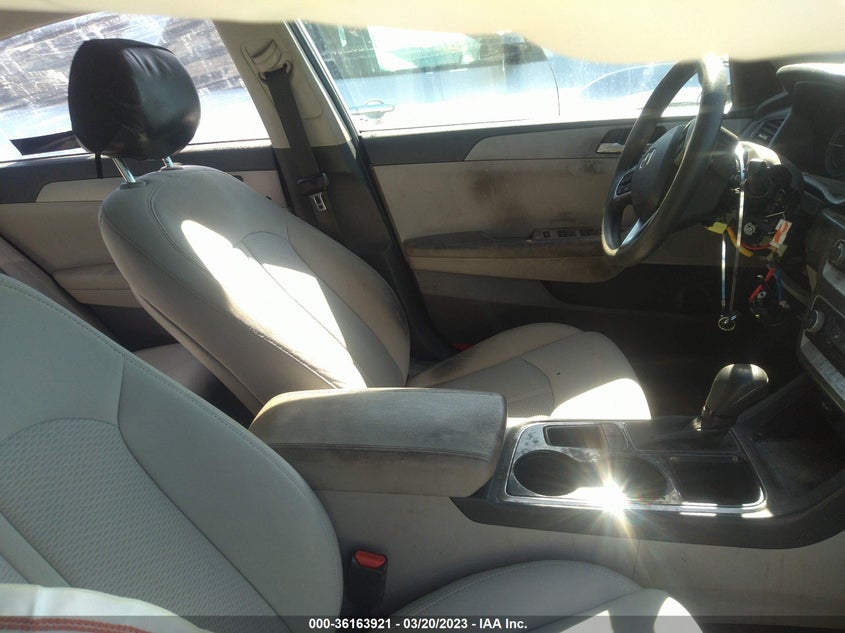 VIN 5NPE24AF9KH805768 2019 HYUNDAI SONATA SE