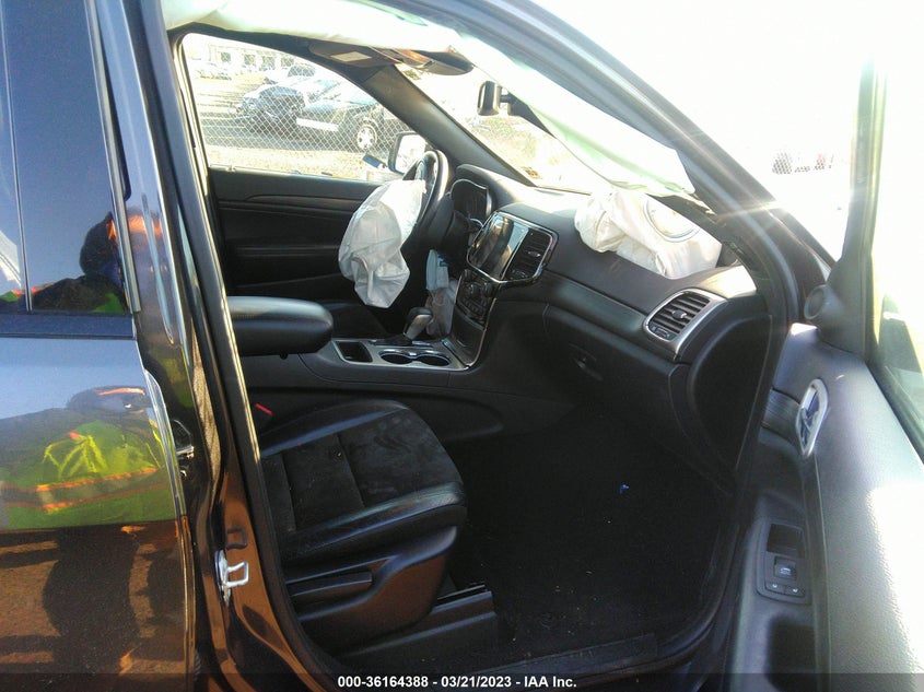 VIN 1C4RJFAGXKC612100 2019 JEEP GRAND CHEROKEE ALTITUDE
