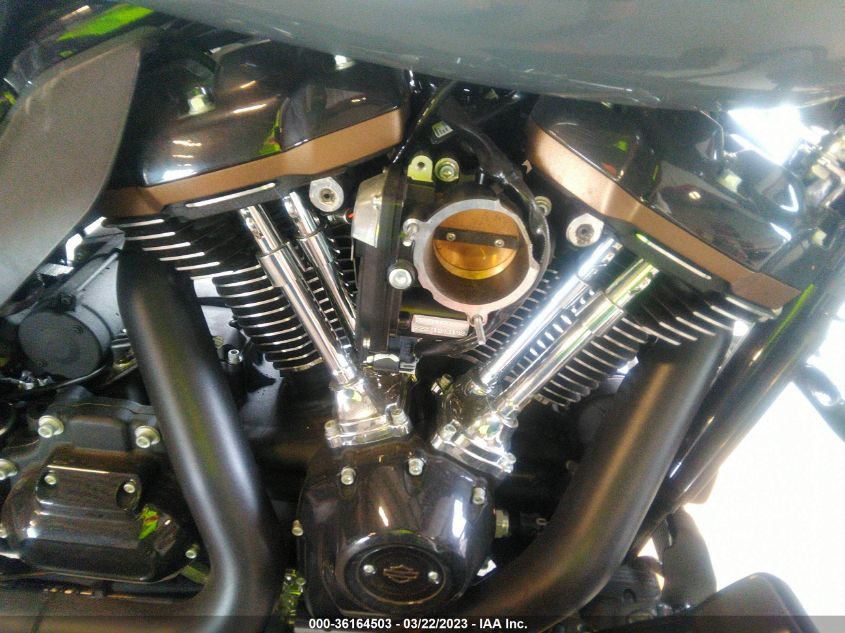 2022 HARLEY-DAVIDSON FLHXST - 1HD1ABL11NB671673