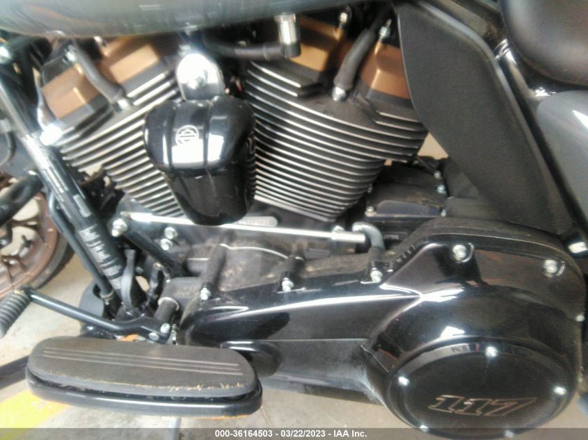2022 HARLEY-DAVIDSON FLHXST - 1HD1ABL11NB671673