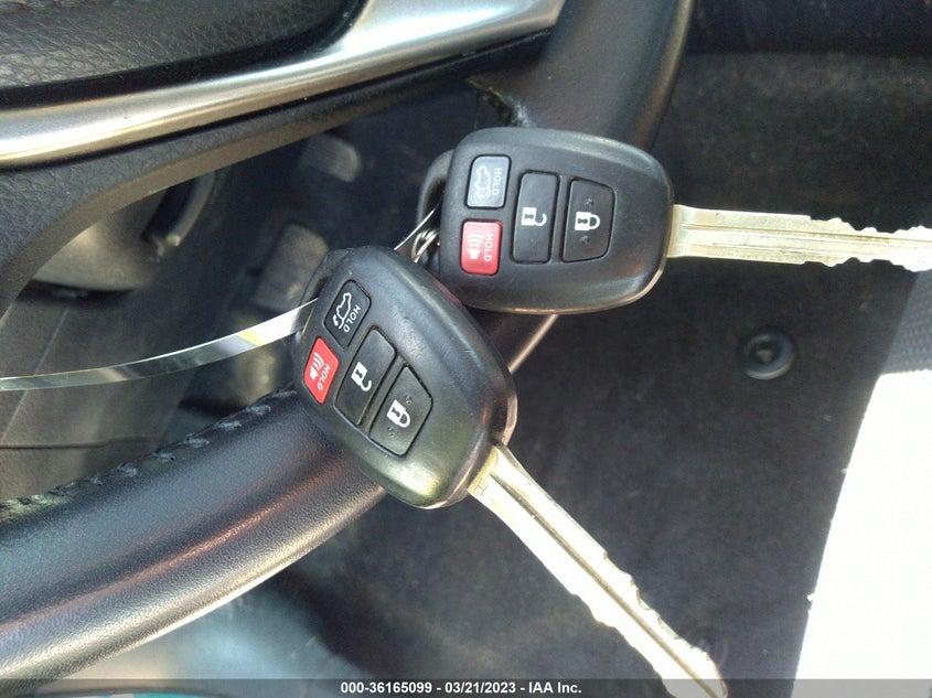 VIN JTMWFREV1HJ716008 2017 TOYOTA RAV4 XLE