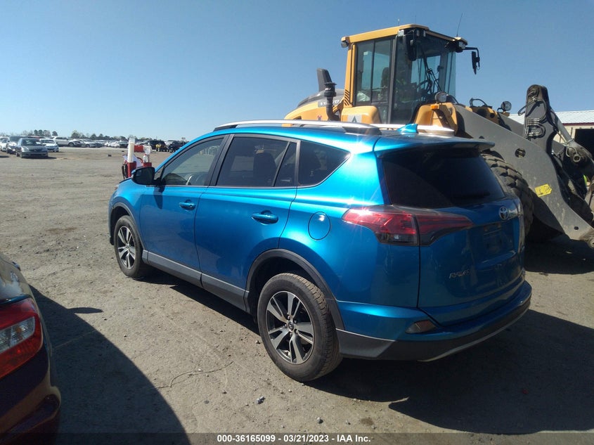 VIN JTMWFREV1HJ716008 2017 TOYOTA RAV4 XLE
