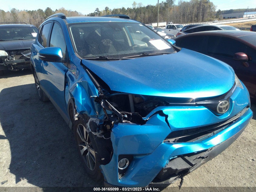 VIN JTMWFREV1HJ716008 2017 TOYOTA RAV4 XLE