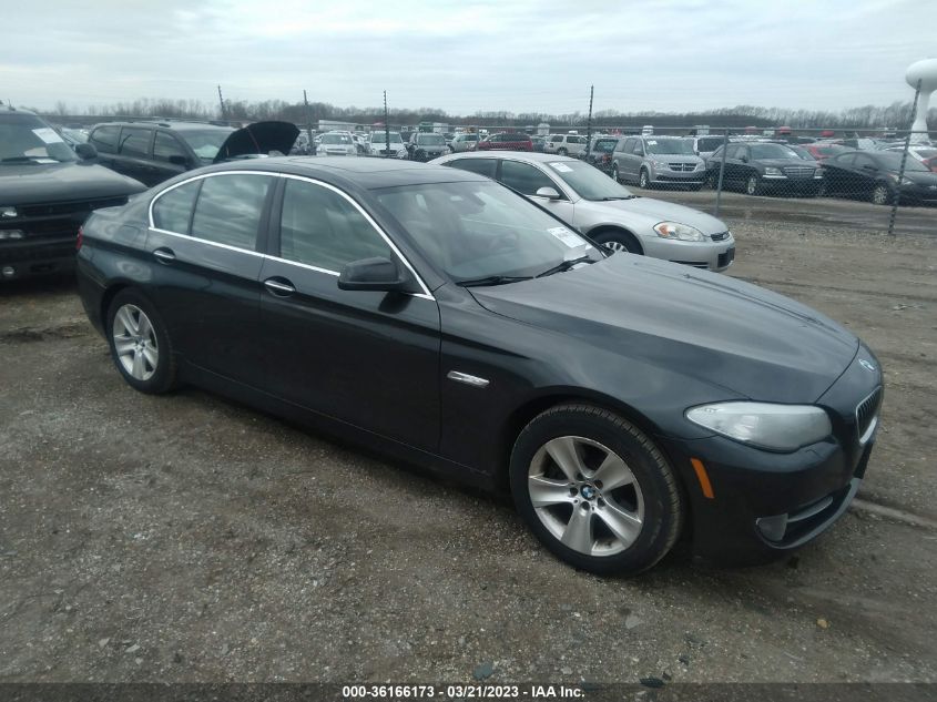 2013 BMW 5 SERIES 528I XDRIVE - WBAXH5C55DDW13724